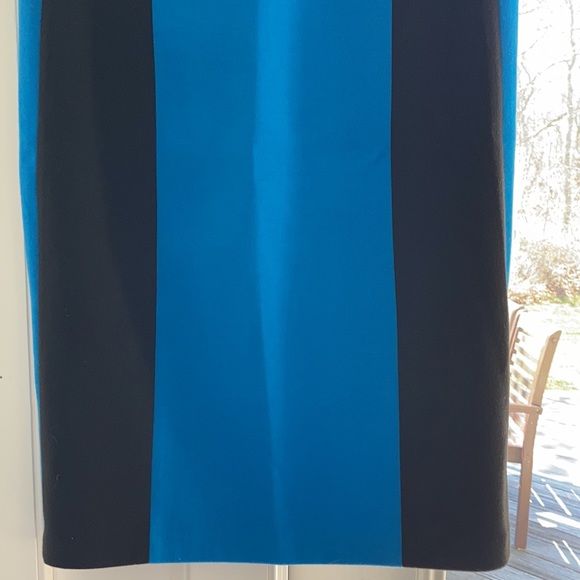 Simple Sheath Dress - Picture 3 of 10